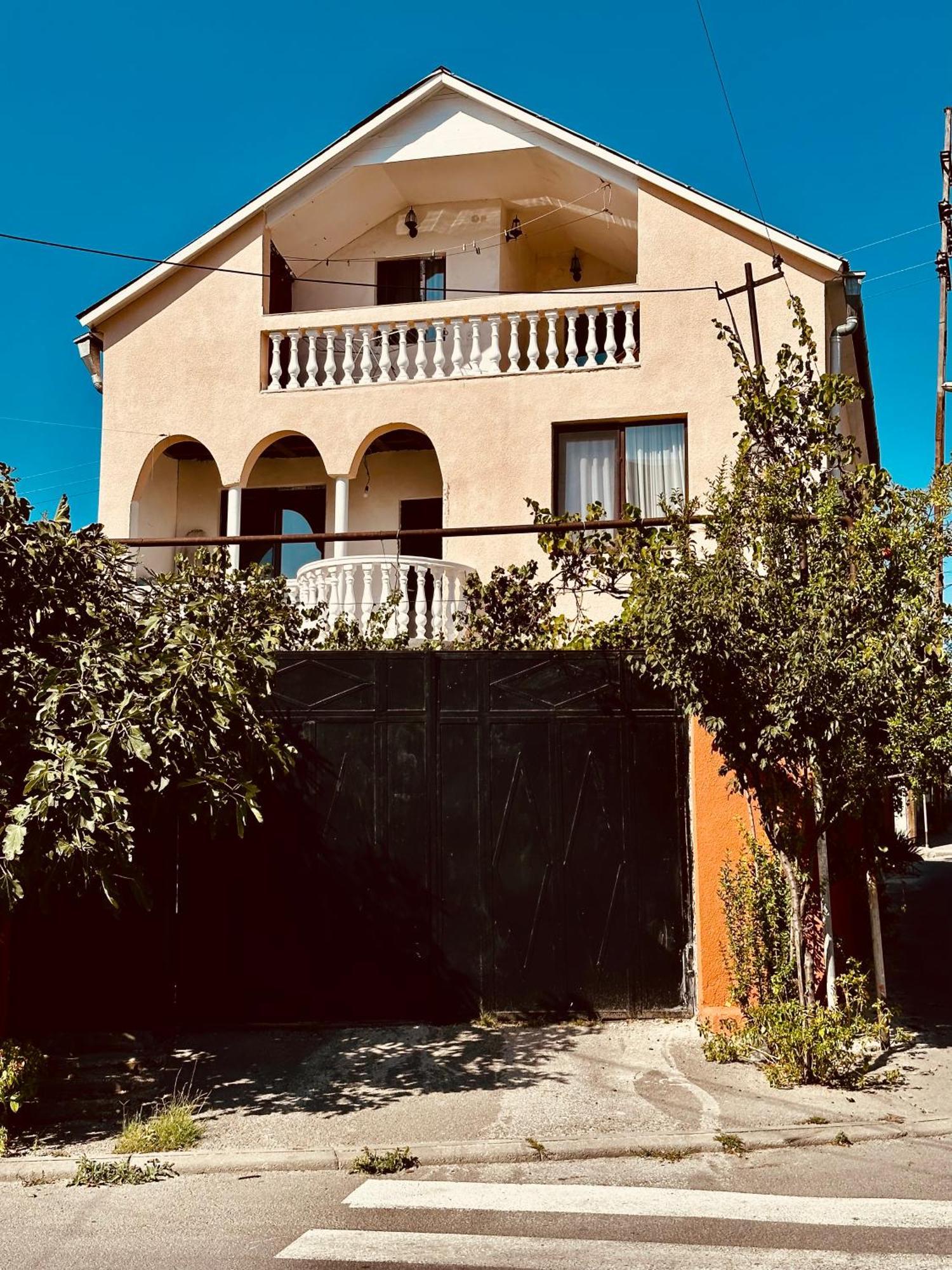Family Guesthouse - Macharashvili Tbilisi Exterior photo